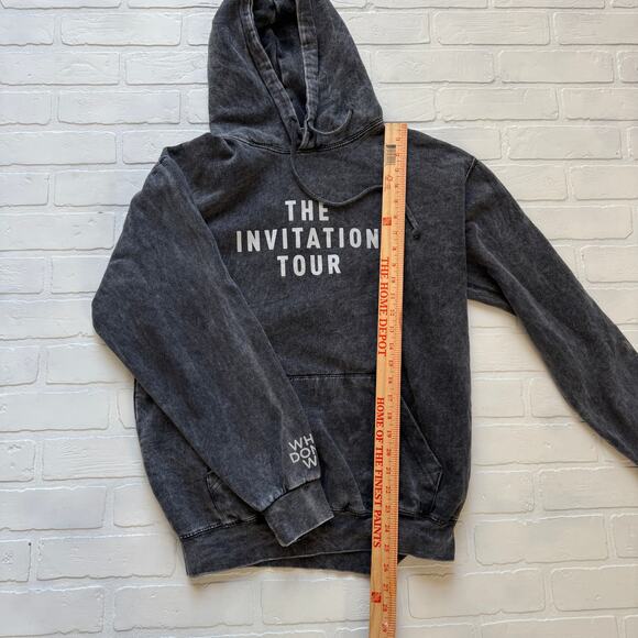 WHY DON'T WE The Invitation Tour Grey Wash Hoodie Front Pocket sz M - Picture 6 of 6